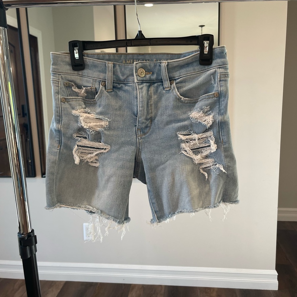 American eagle outfitters jean shorts size 6